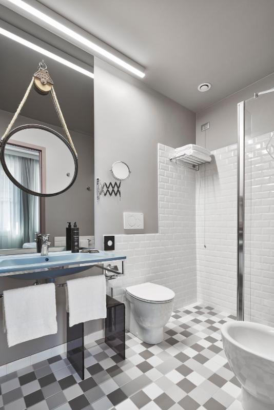 Double or Twin Room image 2