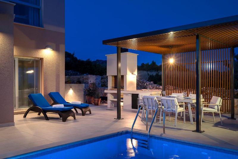 Villa Moderna Family Friendly - image 37