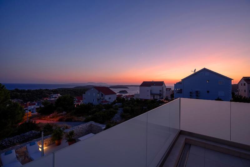 Villa Moderna Family Friendly - image 18