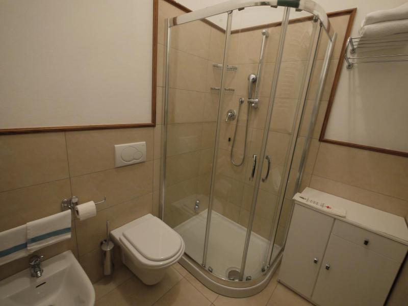 Double or Twin Room with Sea View image 3