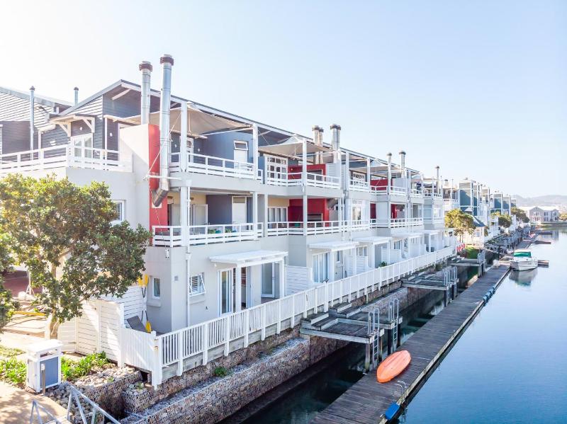 Trendy Get-Away On The Canals Thesen Islands - image 1
