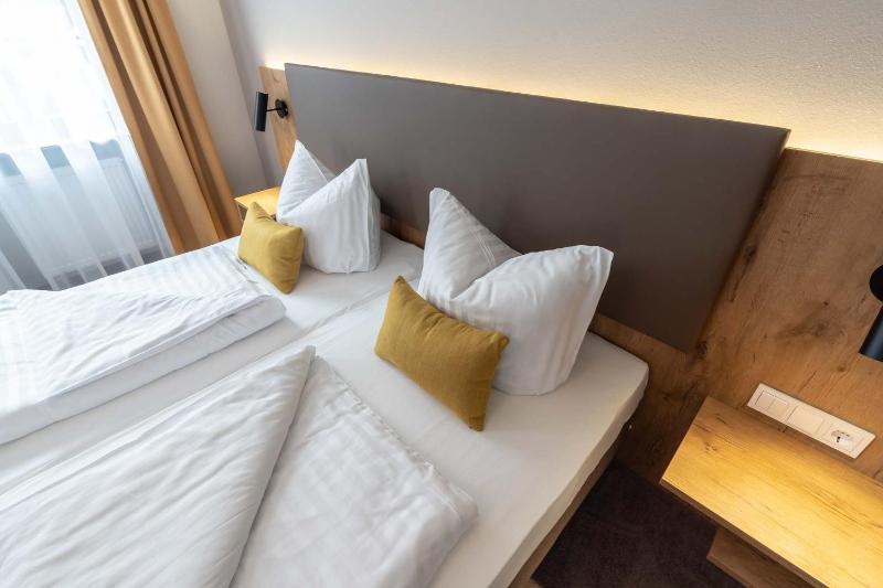 Comfort Triple Room image 4