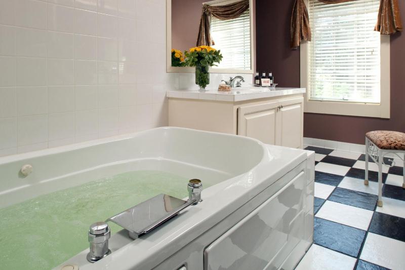 King Suite image 3