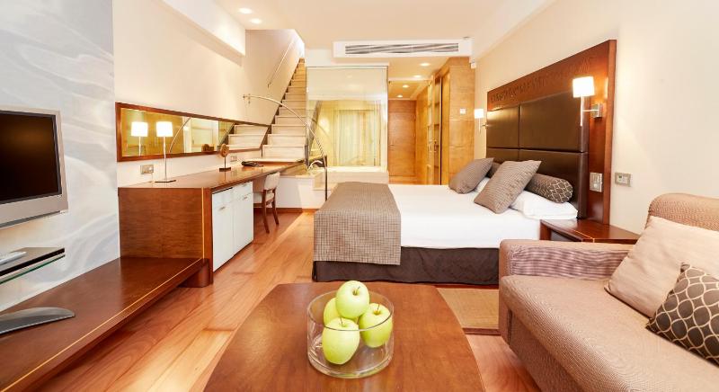 Suite Prestige with Spa Access image 3