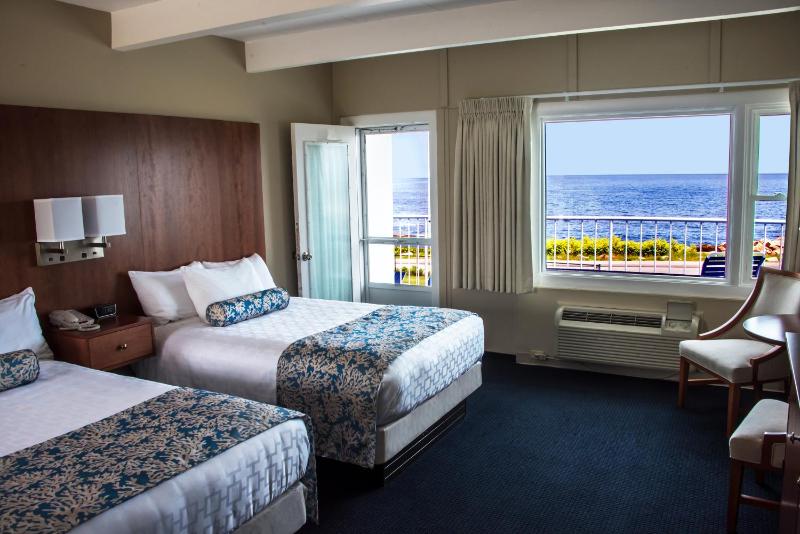 Deluxe Queen Room with Two Queen Beds with Balcony and Ocean View image 1
