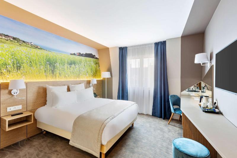 Standard Queen Room image 1
