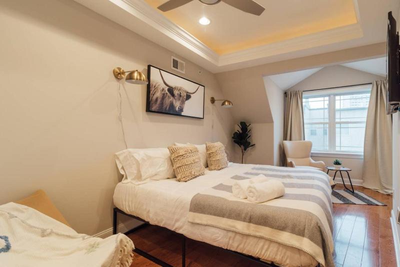 Three-Bedroom House image 1