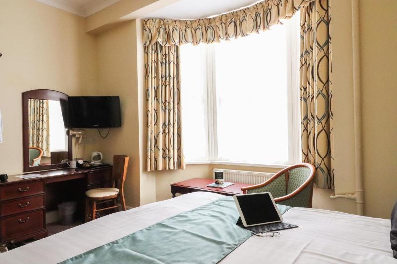 Marsham Court Hotel - image 7