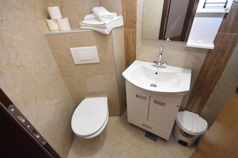 Double or Twin Room with Balcony image 4