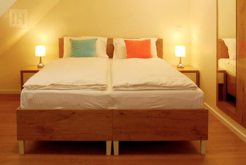 Standard Queen Room image 3