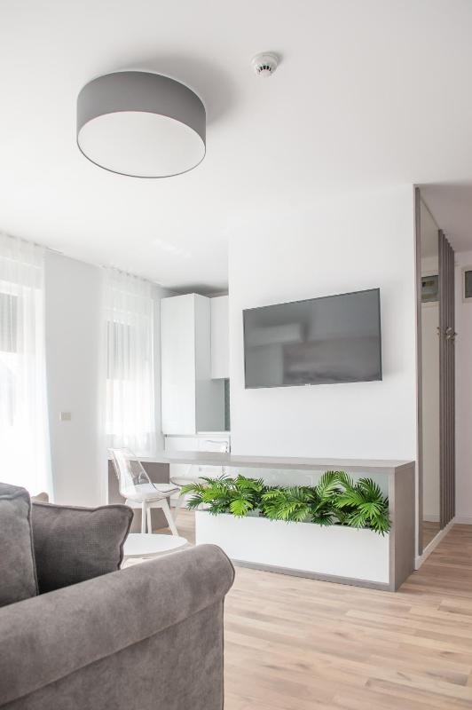 WEST RESIDENCE APARTMENTS - image 21