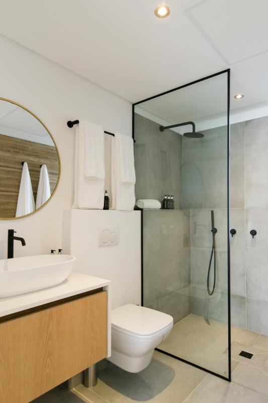  Double Room image 4