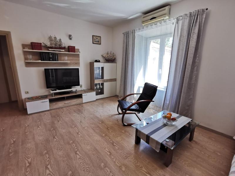 Big and Spacious Apartment in the heart of Omiš - image 2