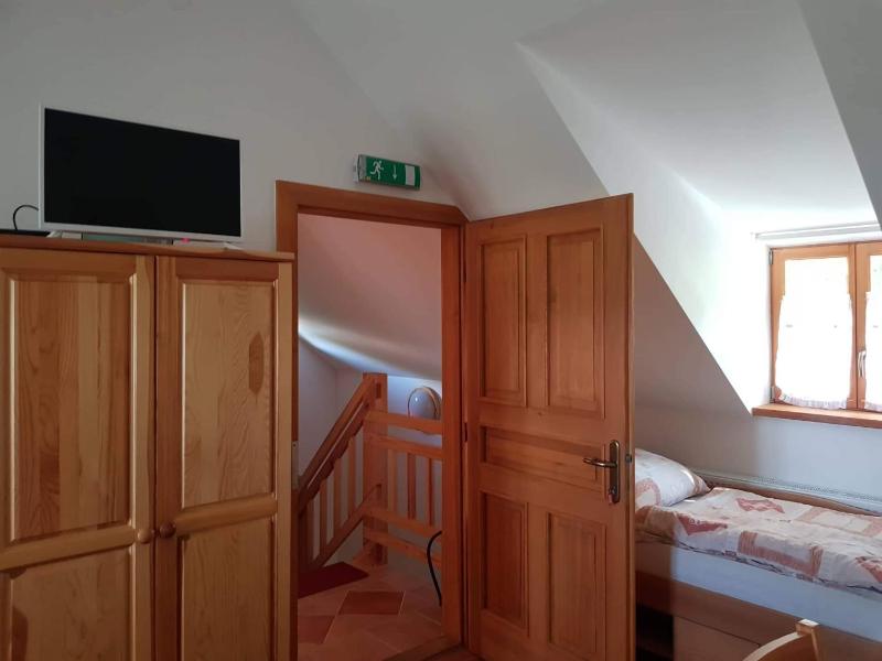 Triple Room with Bathroom image 3