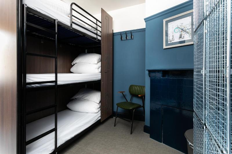 Bunk Bed in 9-Bed Female Dormitory Room image 3