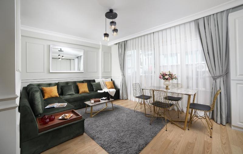 One-Bedroom Apartment image 3