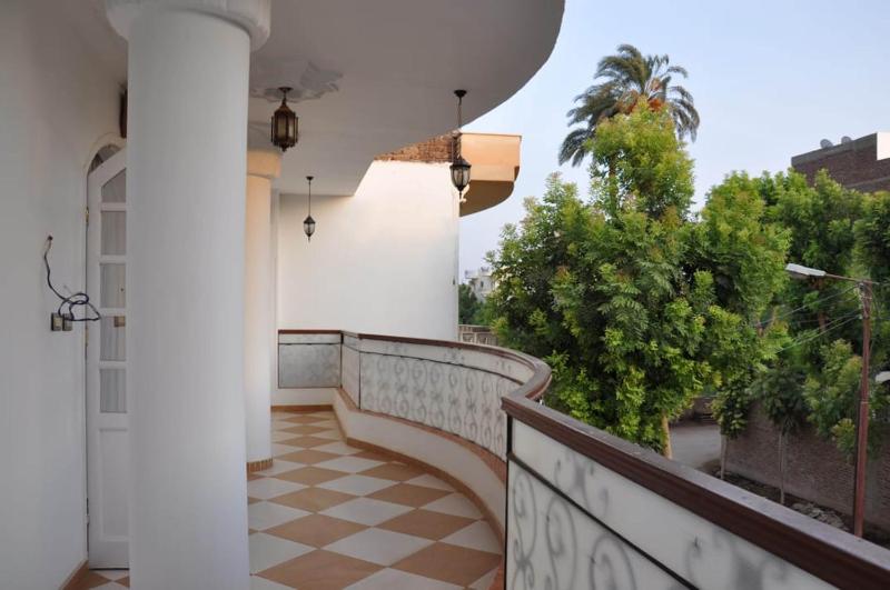 White Villa - image 4