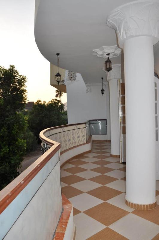 White Villa - image 3