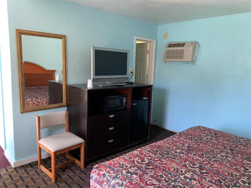 Travel Inn Daytona - image 8