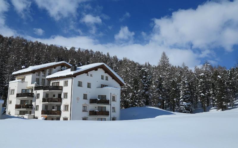 Apartment with Mountain View image 4