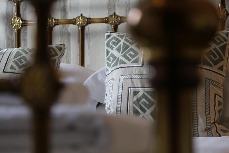 Deluxe Double Room image 3