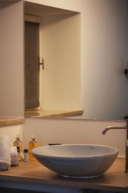 Double or Twin Room with Garden View image 3