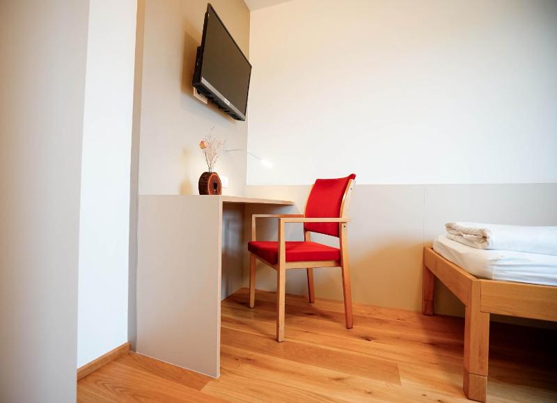 Single Room (No Balcony) image 2
