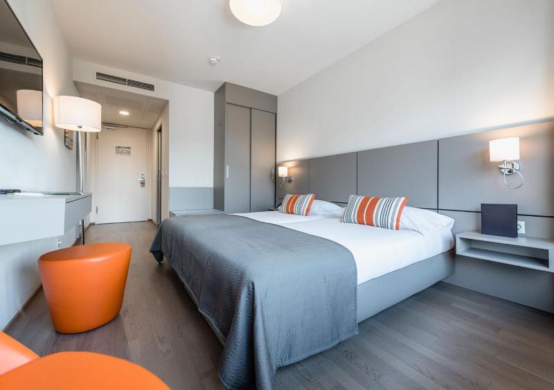 Classic Double or Twin Room image 3