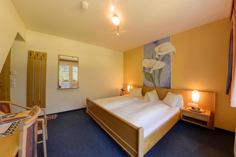 Double Room image 4