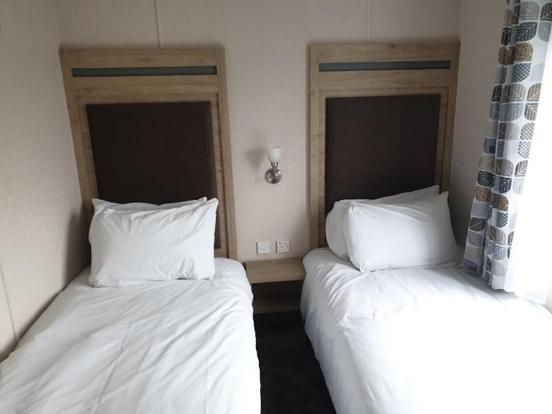 Three-Bedroom Apartment image 4
