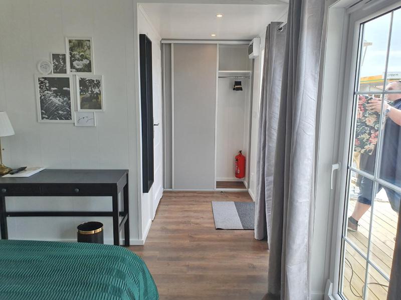 Family Room image 4