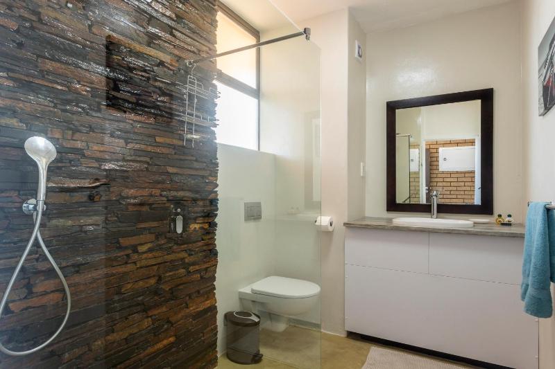 Beachfront Apartment with Ocean Views Pool & Direct Beach Access - image 13