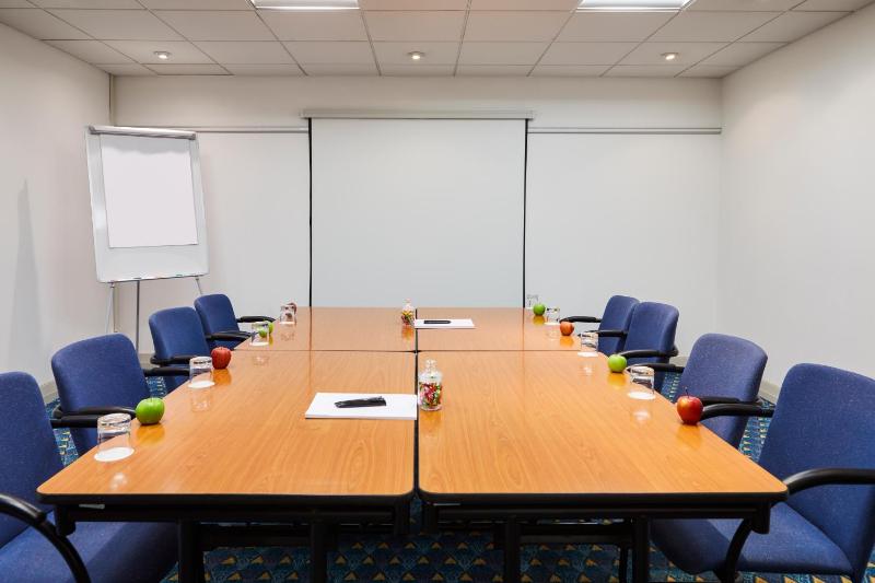 Mercure Nottingham Sherwood Hotel - image 13