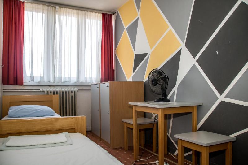 Twin Room with Shared Bathroom image 2