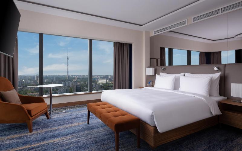 Junior Suite with City View image 4
