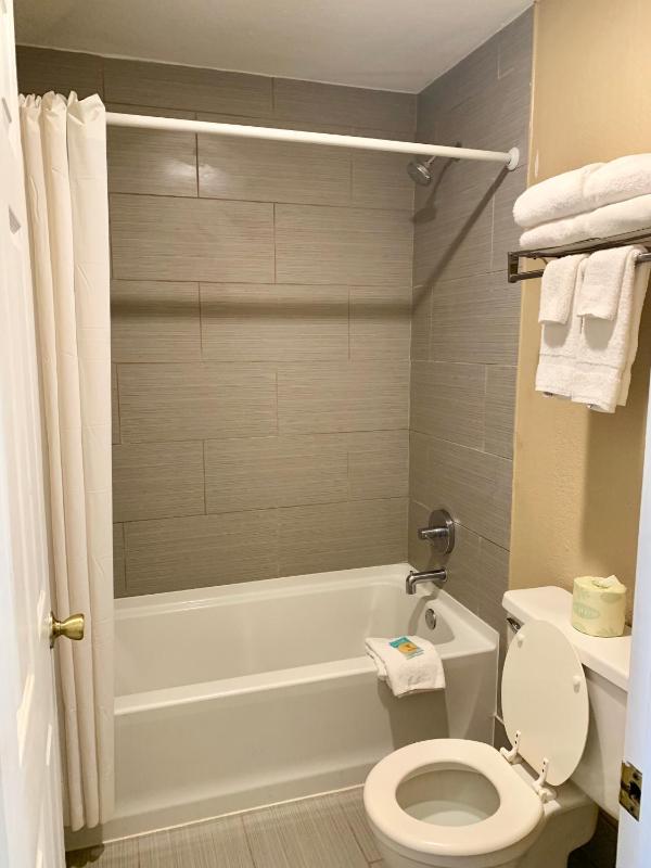 Standard Double Room image 2
