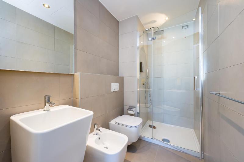 One-Bedroom Apartment image 3