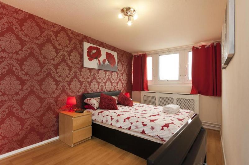 Victoria Centre 2 Bedroom Apartments with 4 Beds in Victoria Centre Shopping Centre - Nottingham City Centre - 24 hour access - Most Central Location - Full Kitchen - Opposite Hilton - Parking for Cars or Vans from Five pounds a day - Sunday 1pm Check-out - image 26
