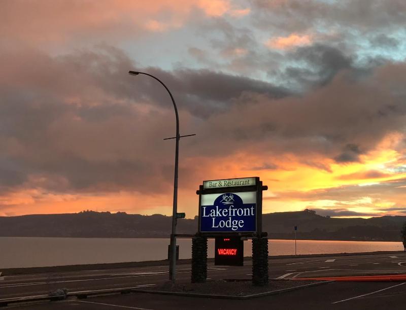 Lakefront Lodge Taupo - image 17