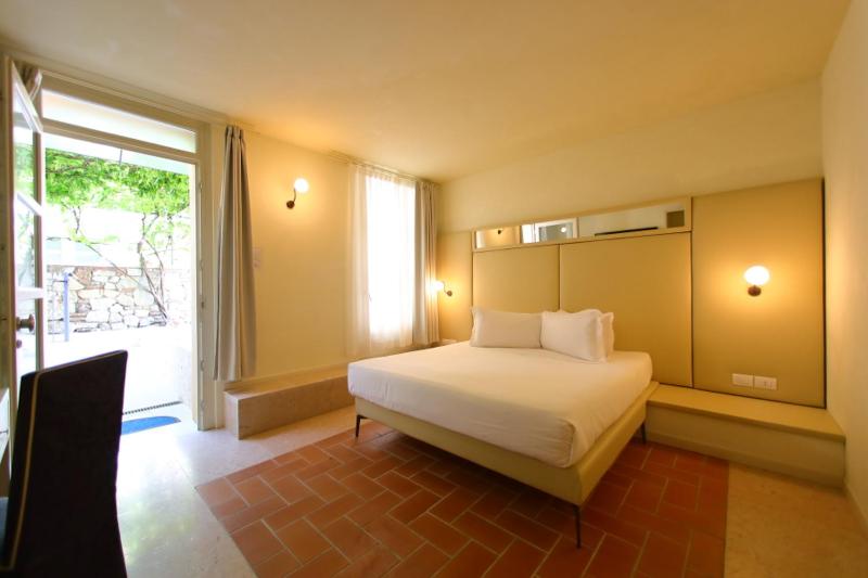 Deluxe Double Room image 3