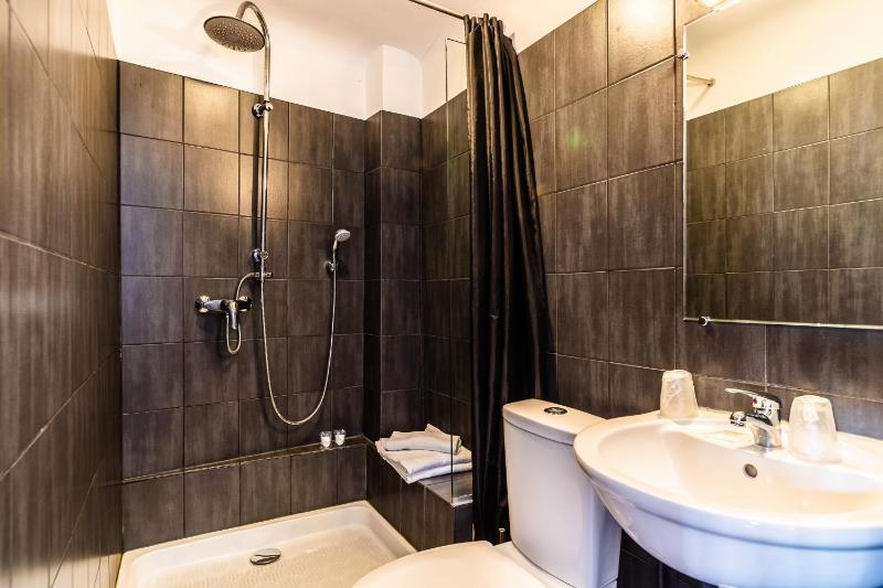 Standard Double Room image 4