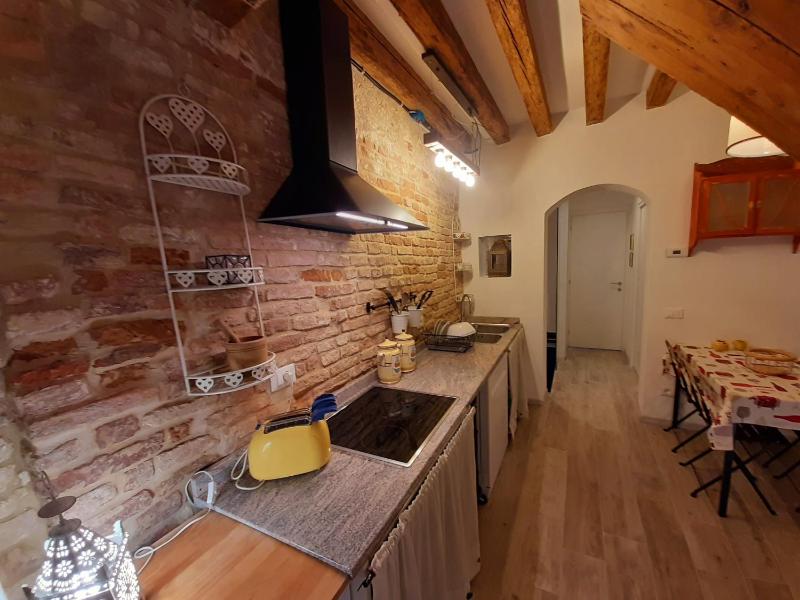 One-Bedroom Apartment image 2