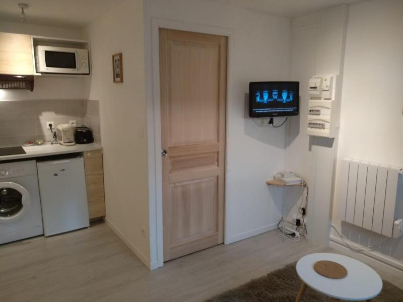 Studio Apartment image 1
