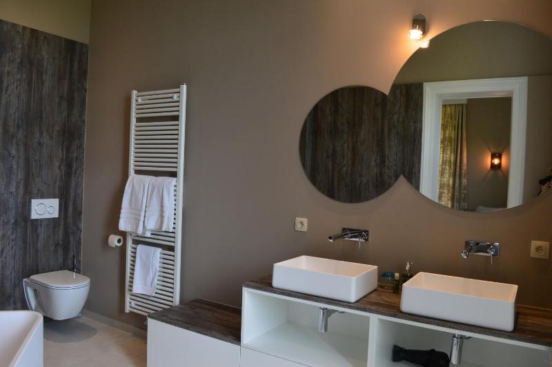 Double or Twin Room with Garden View image 2