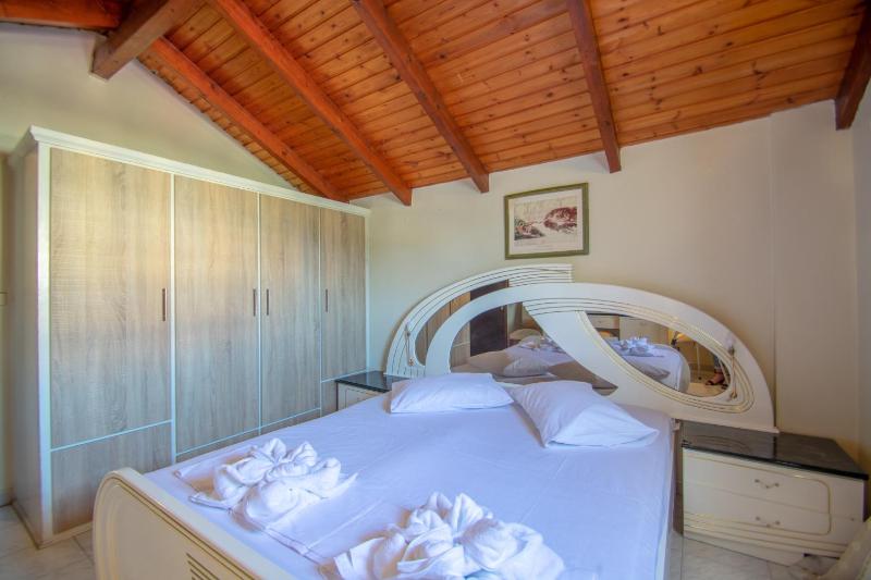 Two-Bedroom Villa with View image 3