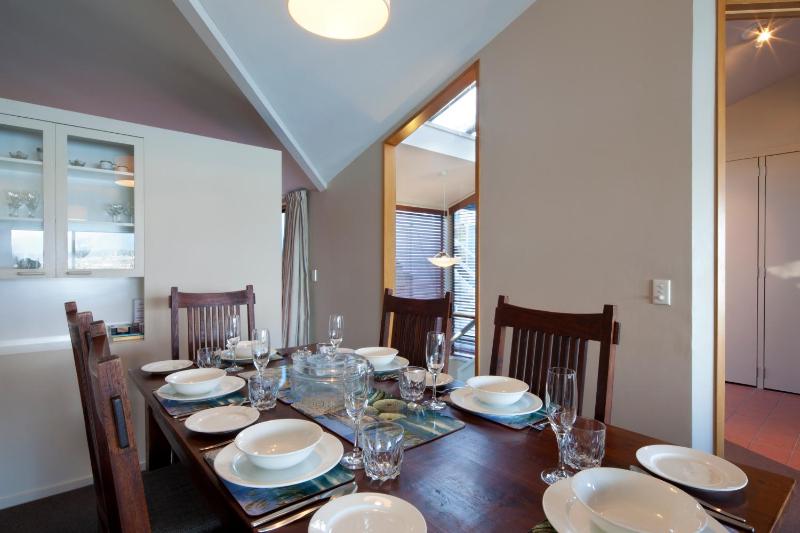 Spinnaker Bay Apartments - image 17
