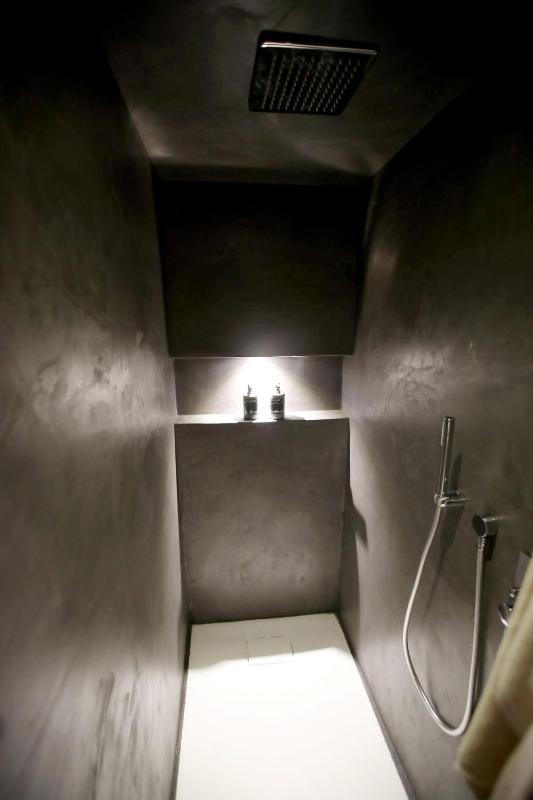 Deluxe Double Room with Balcony image 3