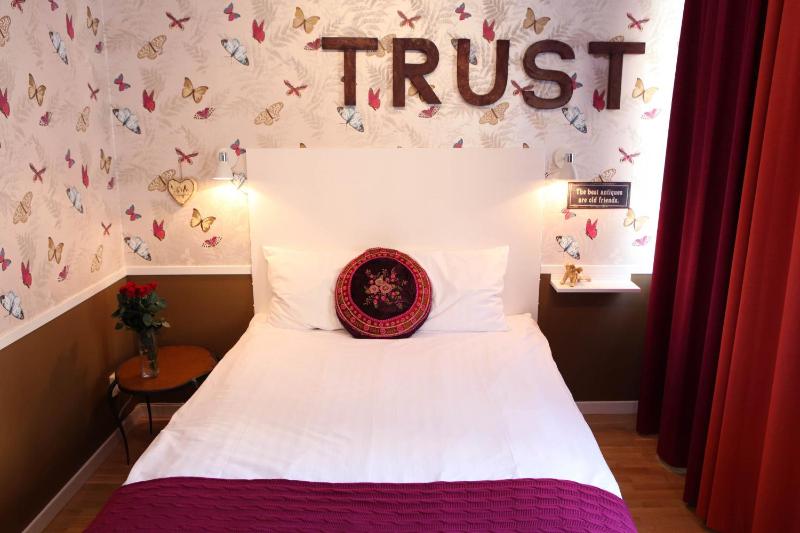 Standard Single Room image 3