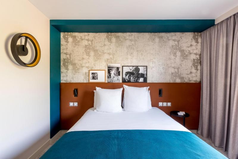 Double Room image 4