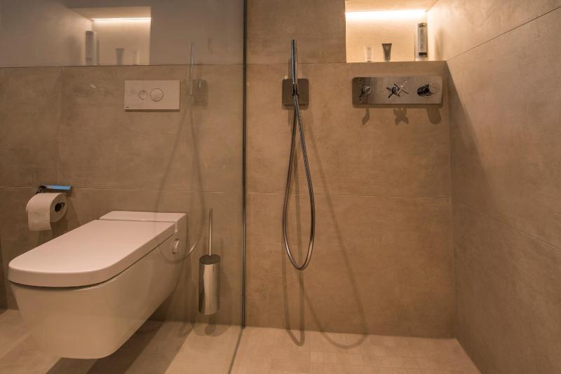 Deluxe Double Room image 2